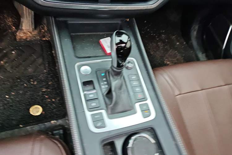 Used BYD Tang 2019 2.0T Automatic SmartConnect Luxury 7-Seater China VI Standard Gear Lever