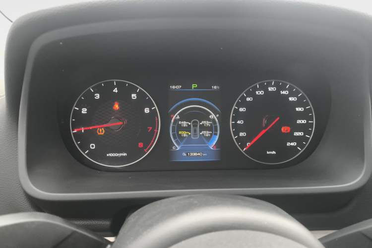 Used BYD Tang 2019 2.0T Automatic SmartConnect Prestige 7-Seater China VI Standard Instrument Cluster
