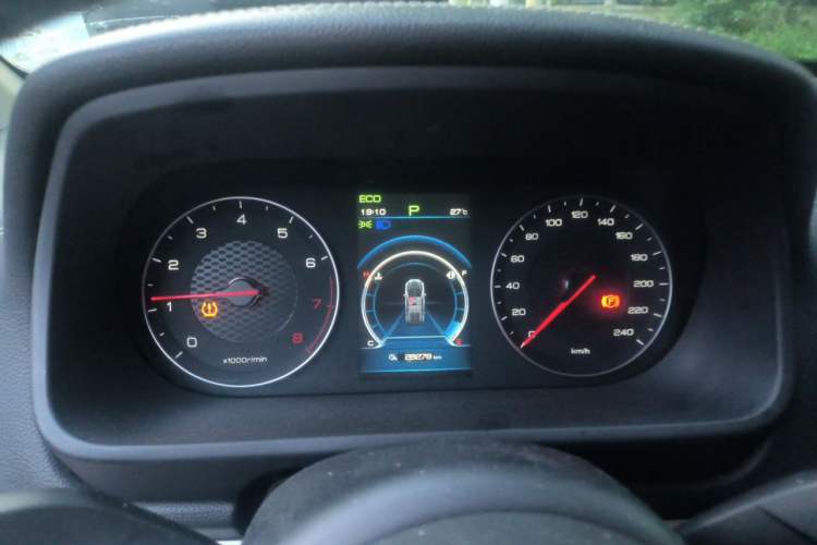 Used BYD Tang 2019 2.0T Automatic SmartConnect Prestige 7-Seater China VI Standard Instrument Cluster