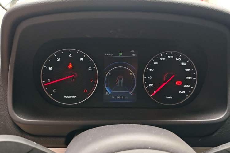 Used BYD Tang 2019 2.0T Automatic SmartConnect Luxury Edition 7 Seats China VI Standard Instrument Cluster