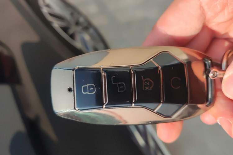 Used BYD Tang 2019 2.0T Automatic SmartConnect Luxury 7-Seater China VI Standard Interior 1