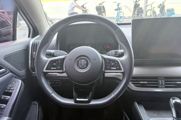 Used BYD Tang 2019 2.0T Automatic SmartConnect Luxury Edition 7 Seats China VI Standard Interior 1