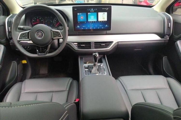 Used BYD Tang 2019 2.0T Automatic SmartConnect Prestige 7-Seater China VI Standard Interior 2