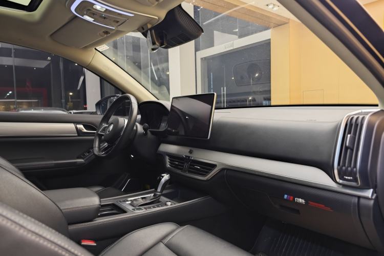 Used BYD Tang 2019 2.0T Automatic SmartConnect Luxury Edition 7 Seats China VI Standard Interior 2