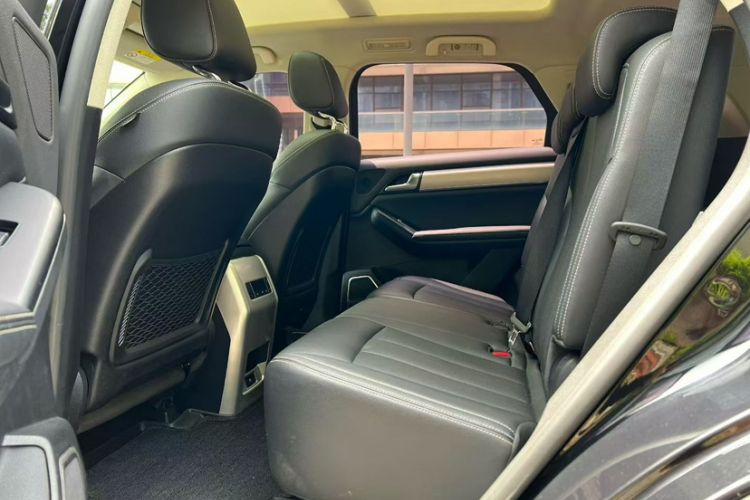 Used BYD Tang 2019 2.0T Automatic SmartConnect Luxury 7-Seater China VI Standard Interior 3