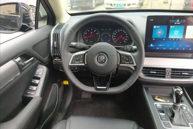 Used BYD Tang 2019 2.0T Automatic SmartConnect Prestige 7-Seater China VI Standard Interior 3