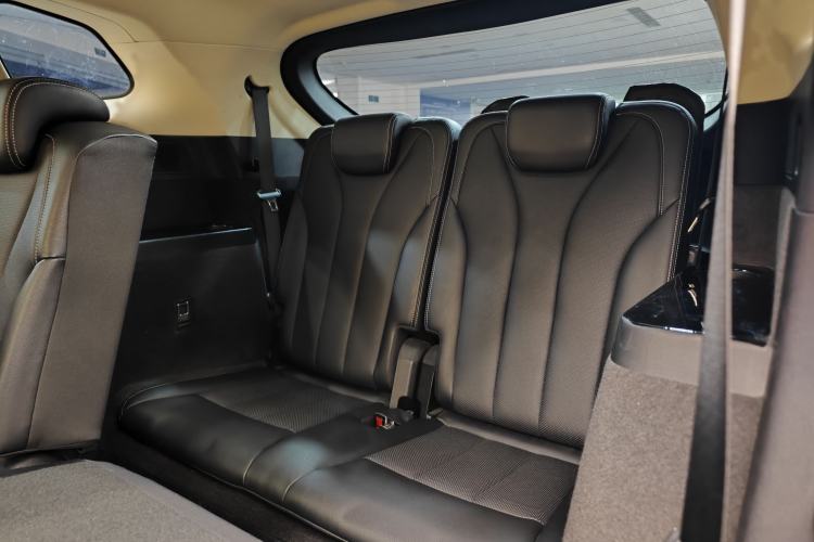 Used BYD Tang 2019 2.0T Automatic SmartConnect Luxury Edition 7 Seats China VI Standard Interior 3