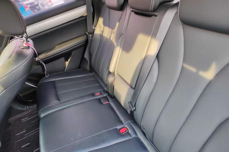 Used BYD Tang 2019 2.0T Automatic SmartConnect Prestige 7-Seater China VI Standard Interior 4