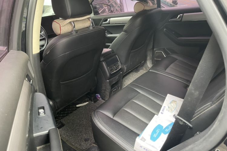 Used BYD Tang 2019 2.0T Automatic SmartConnect Luxury Edition 7 Seats China VI Standard Interior 6
