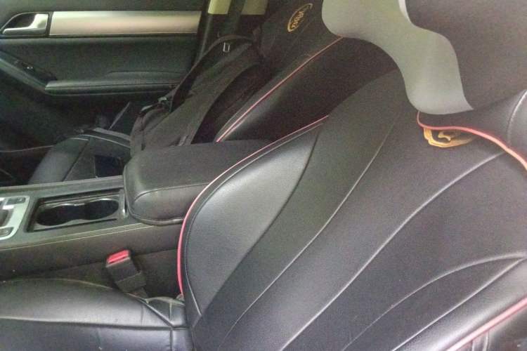 Used BYD Tang 2019 2.0T Automatic SmartConnect Prestige 7-Seater China VI Standard Left Front Seat