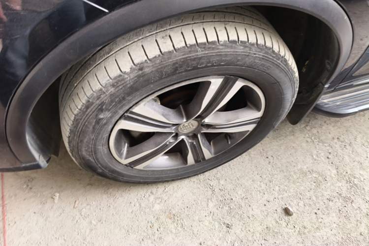 Used BYD Tang 2019 2.0T Automatic SmartConnect Luxury Edition 7 Seats China VI Standard Left Front Wheel Hub