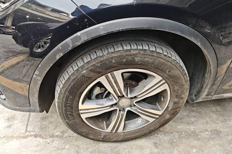 Used BYD Tang 2019 2.0T Automatic SmartConnect Luxury Edition 7 Seats China VI Standard Left Front Wheel Hub