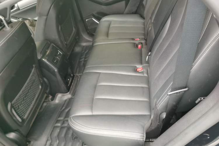 Used BYD Tang 2019 2.0T Automatic SmartConnect Luxury Version 5 Seats China VI Standard Left Rear Seat
