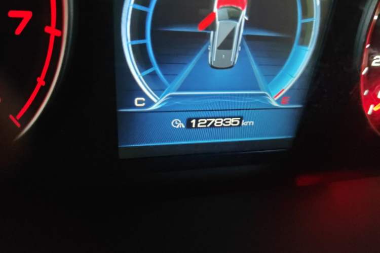 Used BYD Tang 2019 2.0T Automatic SmartConnect Luxury Edition 7 Seats China VI Standard Odometer Close Up