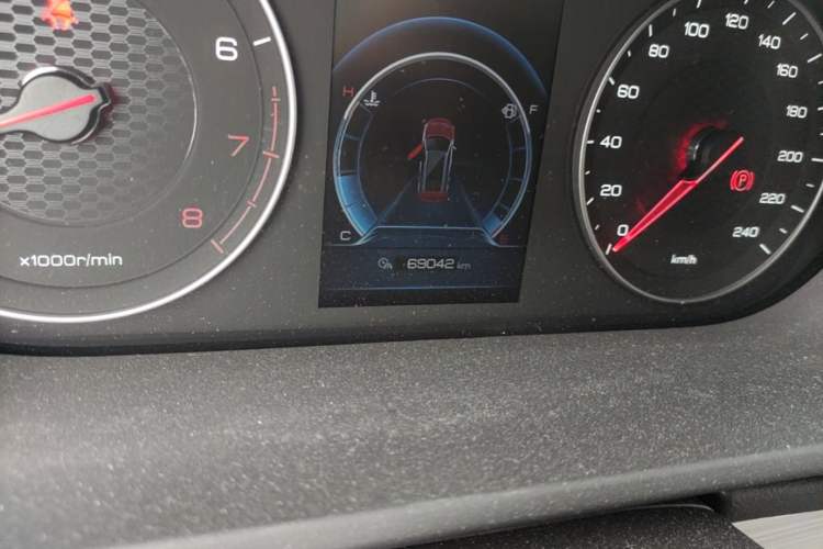 Used BYD Tang 2019 2.0T Automatic SmartConnect Luxury Edition 7 Seats China VI Standard Odometer Close Up