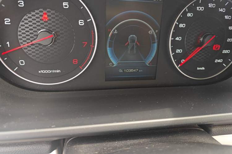 Used BYD Tang 2019 2.0T Automatic SmartConnect Luxury Edition 5 Seats China VI Standard Odometer Close Up