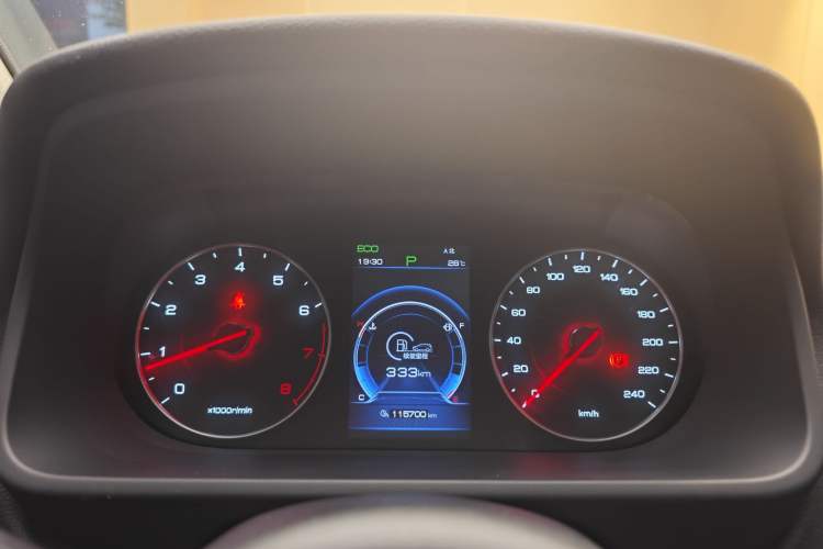 Used BYD Tang 2019 2.0T Automatic SmartConnect Luxury Edition 7 Seats China VI Standard Odometer Close Up
