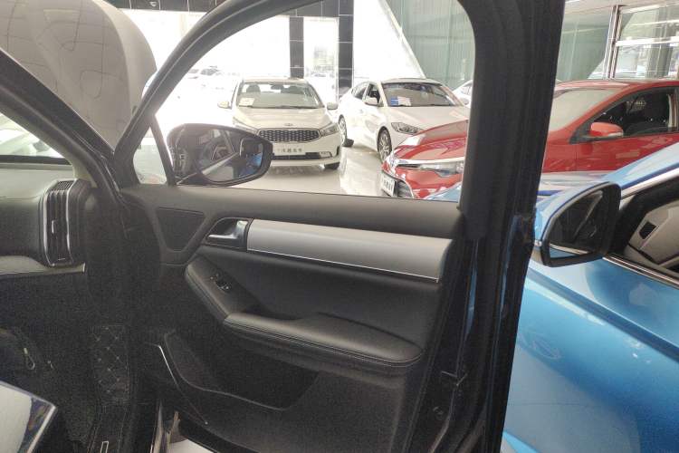 Used BYD Tang 2019 2.0T Automatic SmartConnect Luxury 7-Seater China VI Standard Right Front Door Interior