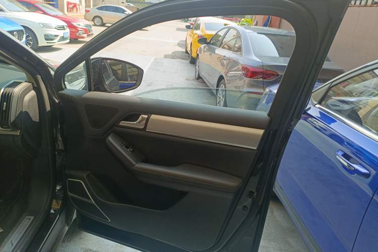 Used BYD Tang 2019 2.0T Automatic SmartConnect Prestige 7-Seater China VI Standard Right Front Door Interior
