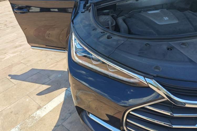 Used BYD Tang 2019 2.0T Automatic SmartConnect Luxury 7-Seater China VI Standard Right Front Headlight