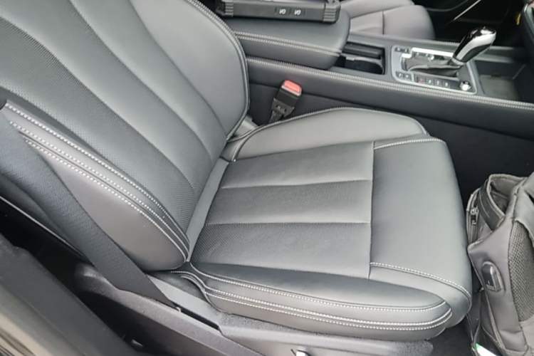 Used BYD Tang 2019 2.0T Automatic SmartConnect Luxury 7-Seater China VI Standard Right Front Seat