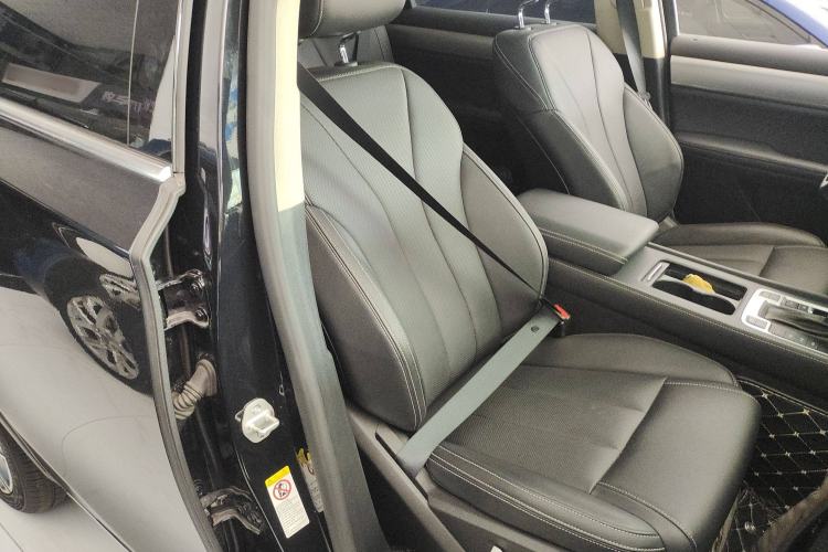Used BYD Tang 2019 2.0T Automatic SmartConnect Luxury 7-Seater China VI Standard Right Front Seat