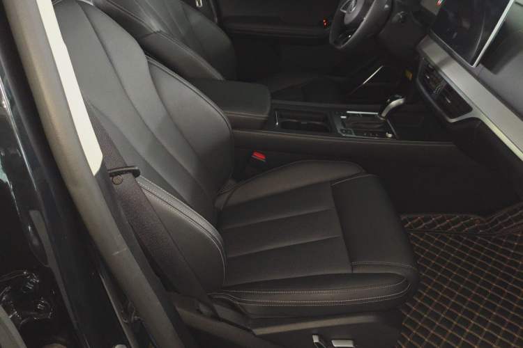 Used BYD Tang 2019 2.0T Automatic SmartConnect Luxury 7-Seater China VI Standard Right Front Seat