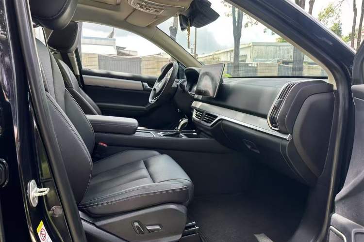 Used BYD Tang 2019 2.0T Automatic SmartConnect Luxury 7-Seater China VI Standard Right Front Seat