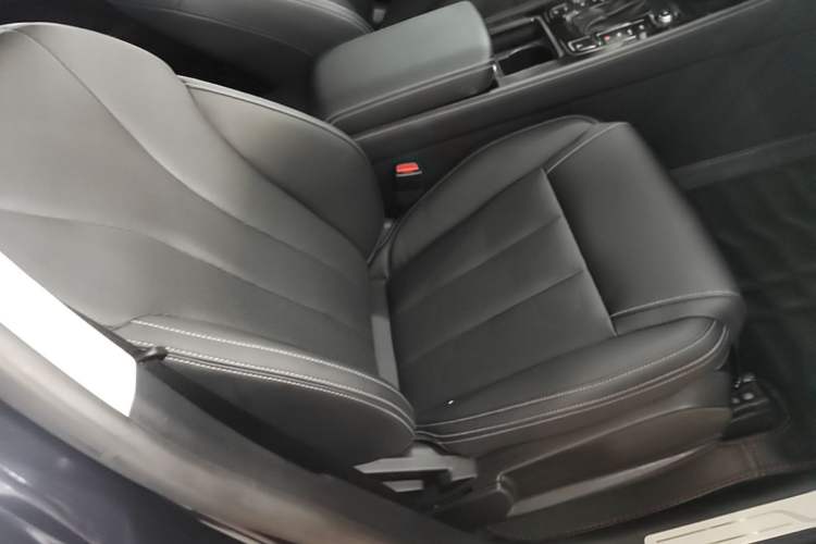 Used BYD Tang 2019 2.0T Automatic SmartConnect Luxury Edition 5 Seats China VI Standard Right Front Seat