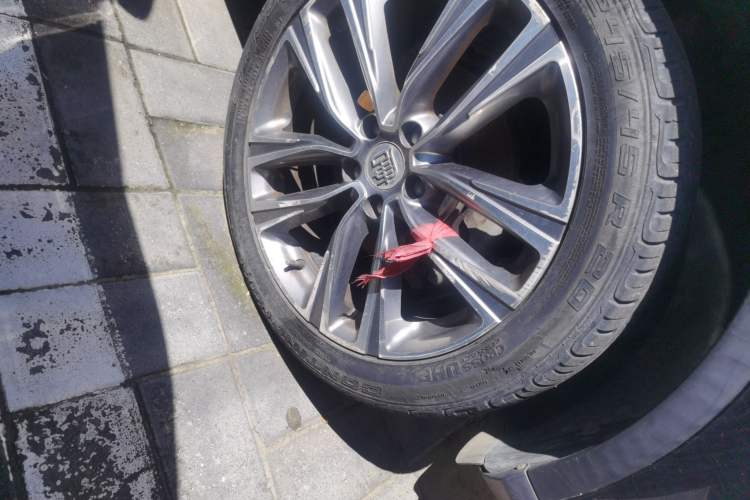 Used BYD Tang 2019 2.0T Automatic SmartConnect Luxury 7-Seater China VI Standard Right Front Wheel Hub