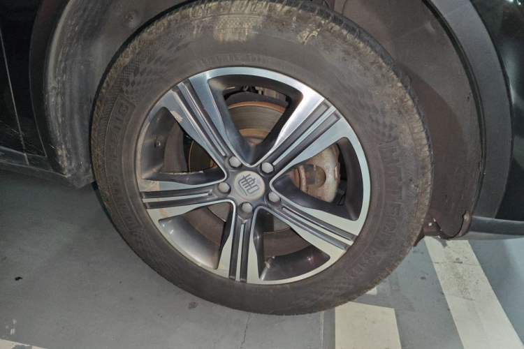 Used BYD Tang 2019 2.0T Automatic SmartConnect Luxury Edition 7 Seats China VI Standard Right Front Wheel Hub
