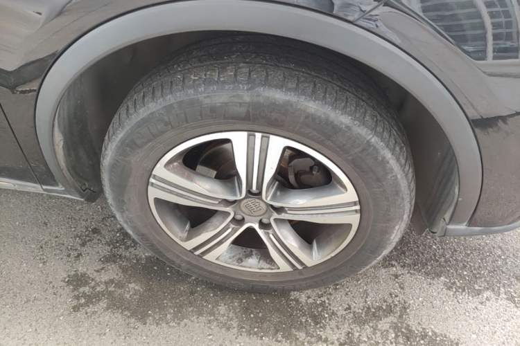 Used BYD Tang 2019 2.0T Automatic SmartConnect Luxury Edition 7 Seats China VI Standard Right Front Wheel Hub