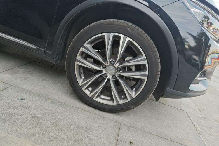 Used BYD Tang 2019 2.0T Automatic SmartConnect Luxury 7-Seater China VI Standard Right Front Wheel Hub