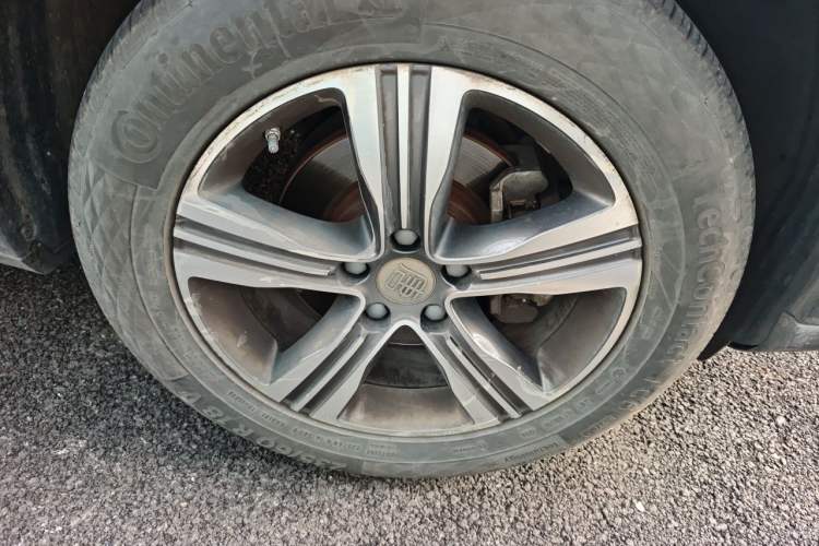 Used BYD Tang 2019 2.0T Automatic SmartConnect Luxury Edition 7 Seats China VI Standard Right Front Wheel Hub