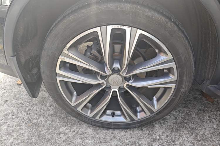 Used BYD Tang 2019 2.0T Automatic SmartConnect Luxury 7-Seater China VI Standard Right Rear Wheel Hub
