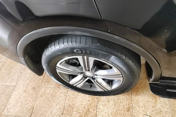 Used BYD Tang 2019 2.0T Automatic SmartConnect Luxury Edition 5 Seats China VI Standard Right Rear Wheel Hub