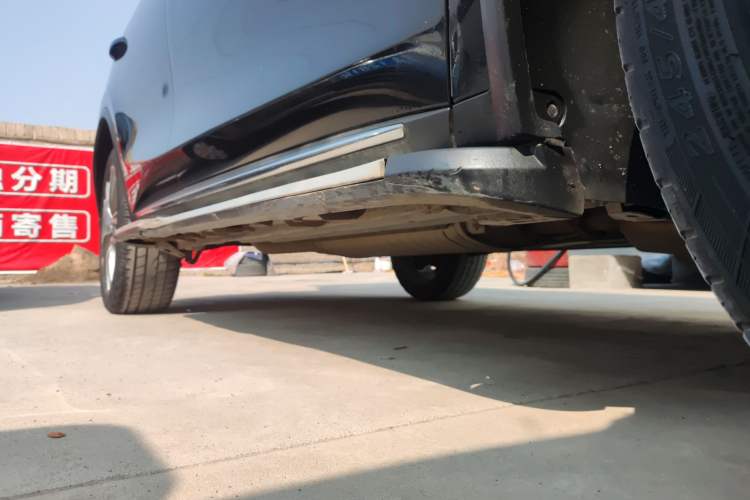 Used BYD Tang 2019 2.0T Automatic SmartConnect Luxury 7-Seater China VI Standard Right Side Sill