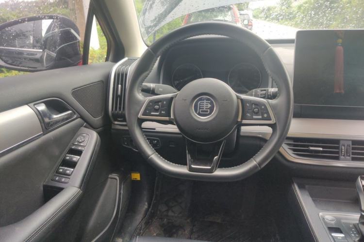 Used BYD Tang 2019 2.0T Automatic SmartConnect Prestige 7-Seater China VI Standard Steering Wheel