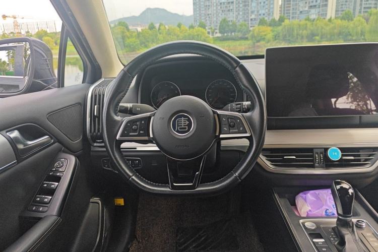 Used BYD Tang 2019 2.0T Automatic SmartConnect Luxury Edition 5 Seats China VI Standard Steering Wheel