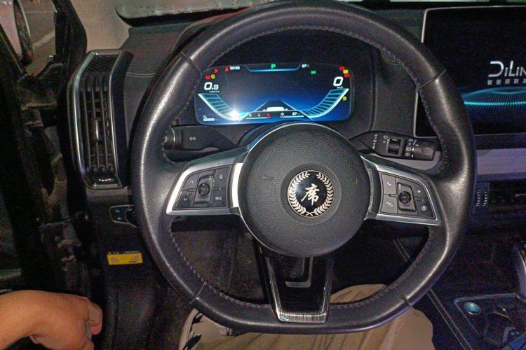 Used BYD Tang 2019 2.0T Automatic SmartConnect Luxury 7-Seater China VI Standard Steering Wheel