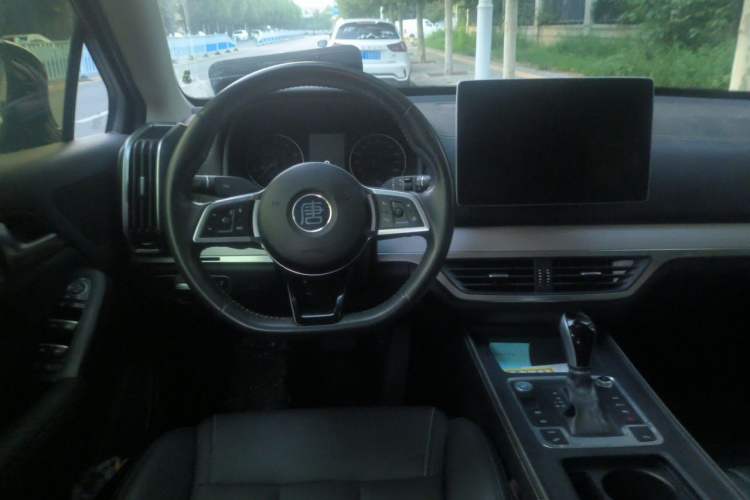 Used BYD Tang 2019 2.0T Automatic SmartConnect Prestige 7-Seater China VI Standard Steering Wheel