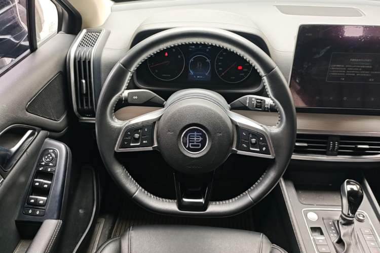 Used BYD Tang 2019 2.0T Automatic SmartConnect Luxury Edition 7 Seats China VI Standard Steering Wheel