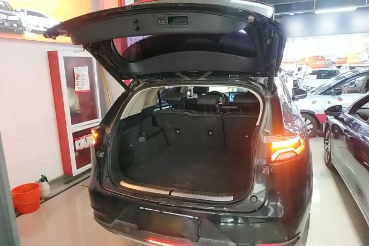 Used BYD Tang 2019 2.0T Automatic SmartConnect Luxury Version 5 Seats China VI Standard Trunk