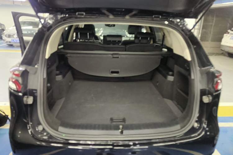 Used BYD Tang 2019 2.0T Automatic SmartConnect Luxury Edition 5 Seats China VI Standard Trunk