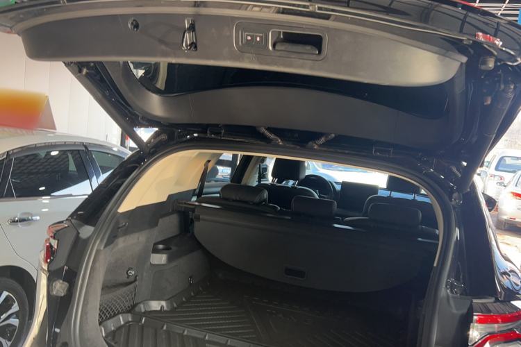 Used BYD Tang 2019 2.0T Automatic SmartConnect Luxury Version 5 Seats China VI Standard Trunk