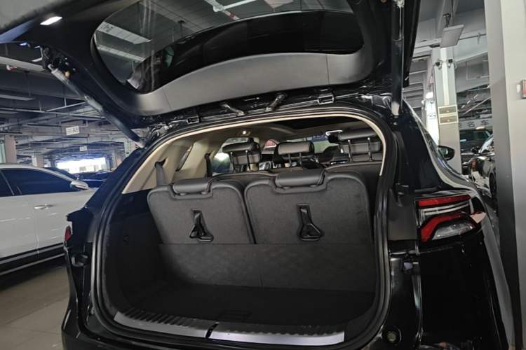 Used BYD Tang 2019 2.0T Automatic SmartConnect Luxury 7-Seater China VI Standard Trunk