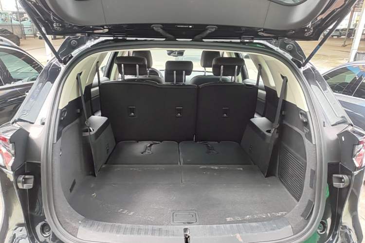 Used BYD Tang 2019 2.0T Automatic SmartConnect Prestige 7-Seater China VI Standard Trunk
