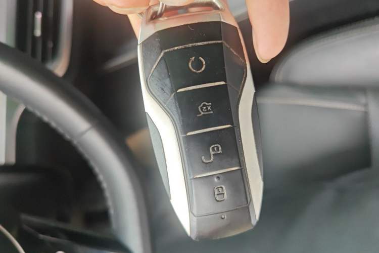 Used BYD Tang 2019 2.0T Automatic SmartConnect Luxury Version 5 Seats China VI Standard Vehicle Key