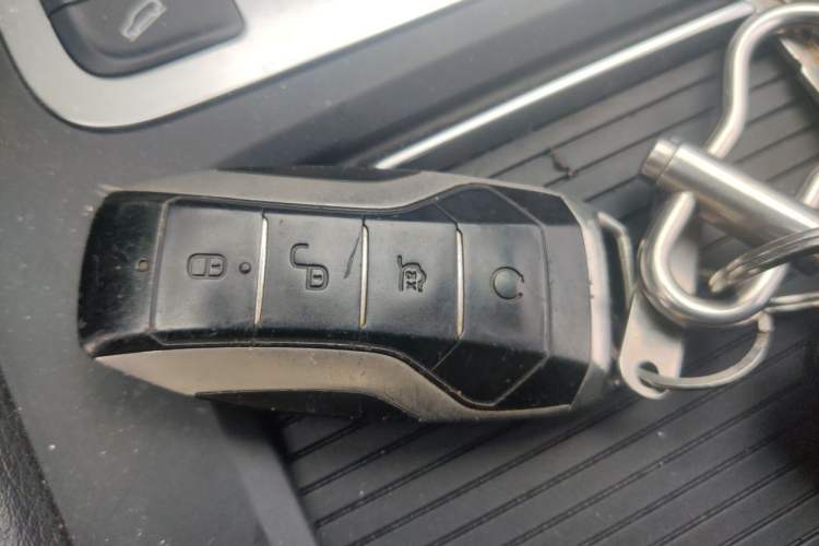 Used BYD Tang 2019 2.0T Automatic SmartConnect Prestige 7-Seater China VI Standard Vehicle Key