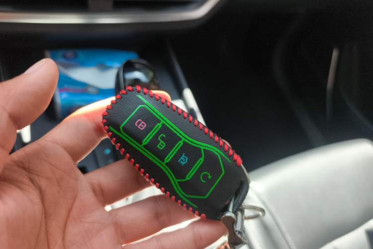 Used BYD Tang 2019 2.0T Automatic SmartConnect Luxury 7-Seater China VI Standard Vehicle Key